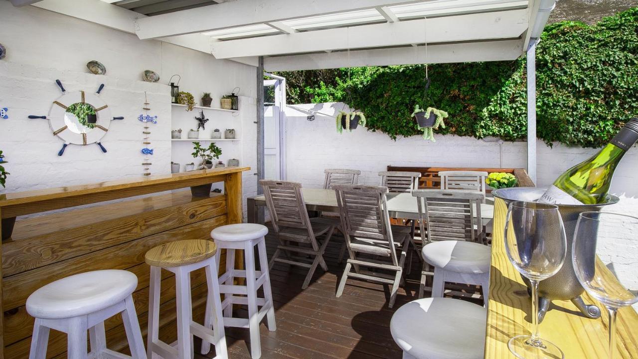 Penguins View Guesthouse Simonʼs Town Εξωτερικό φωτογραφία